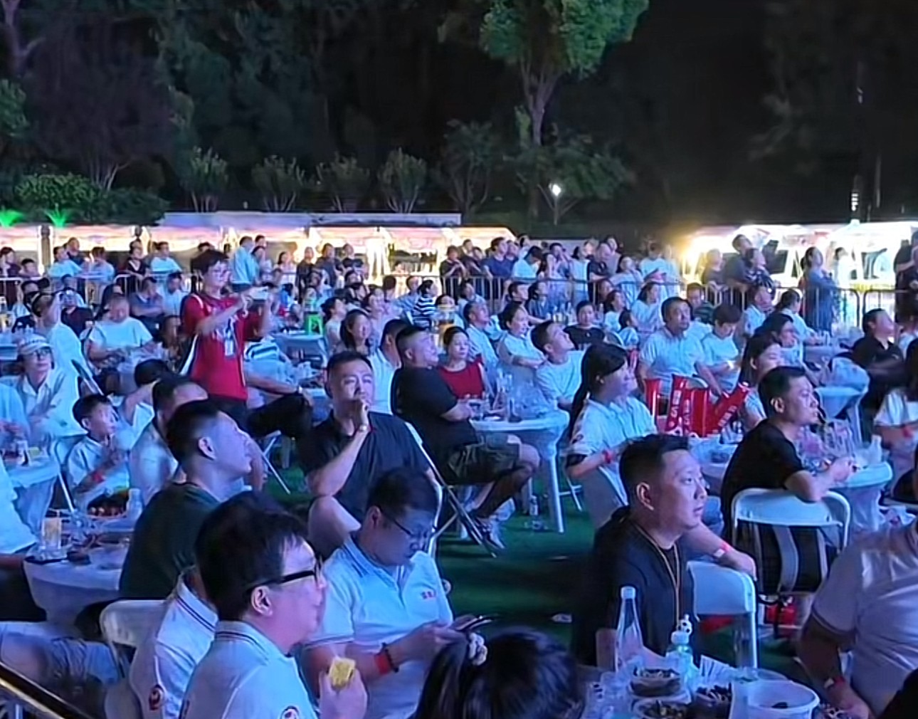 class, 亿元, em class, 亿元, em