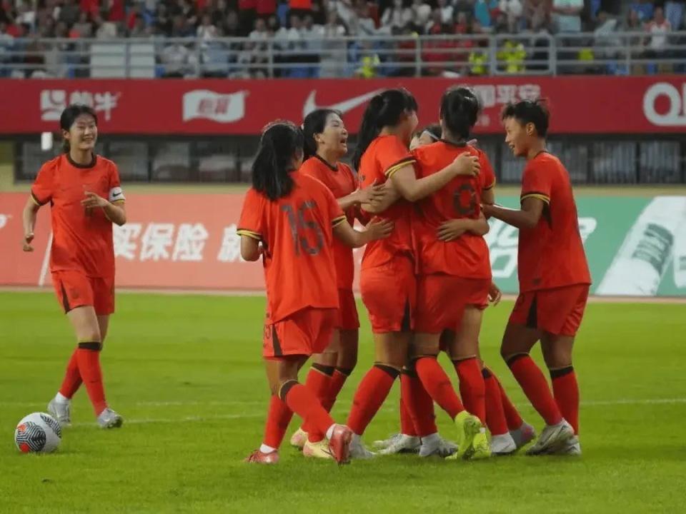 对首发阵容, 女足将对阵