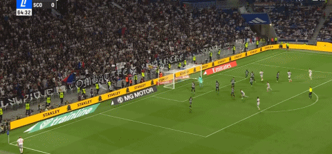 跟进补射完, 里昂坐镇主